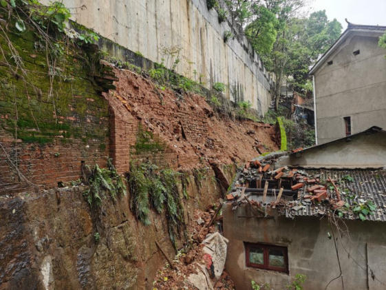 匯城上筑住宅小區(qū)用地紅線內(nèi)外擋墻垮塌原因及結(jié)構安全性鑒定